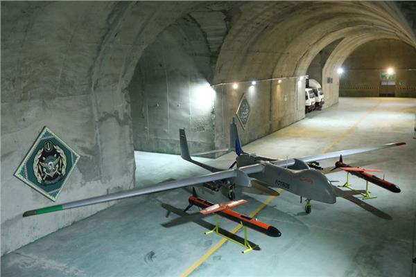 إيران تستعرض قاعدة طائرات بدون طيار تحت الأرض