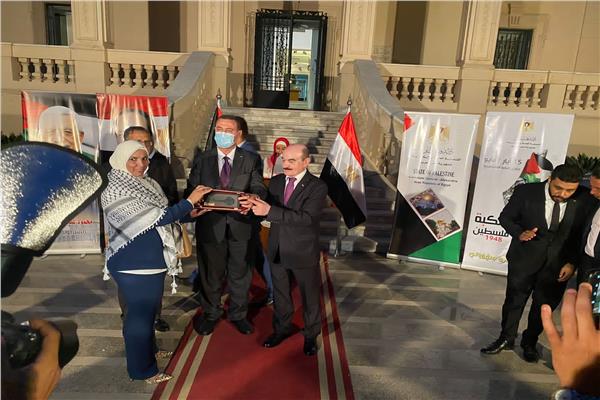 سفير فلسطين بالقاهرة يشيد بدور مصر في دعم القضية الفلسطينية 