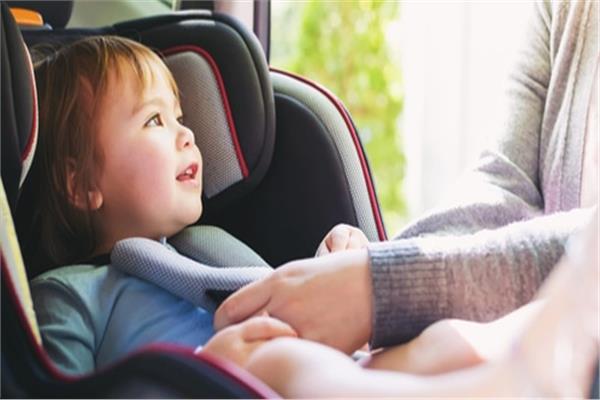 نصائح مفيدة عند اصطحاب الأطفال في السيارة