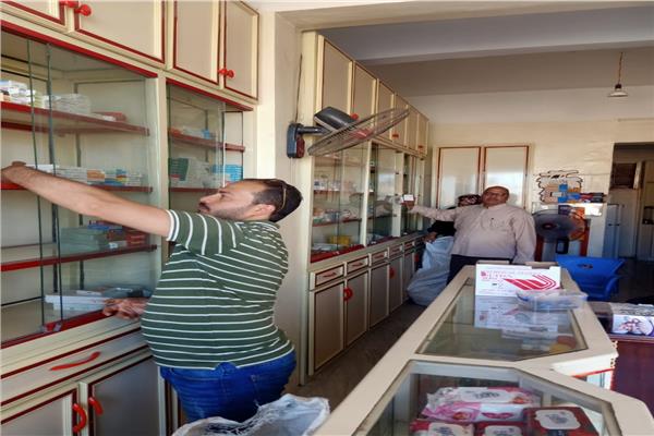 ضبط  ٢٠٠٠ عبوة أدوية البشرية مجهوله المصدر  داخل صيدلي بأبو حمص 