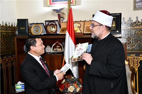 وزير الأوقاف يستقبل سفير ماليزيا بالقاهرة 