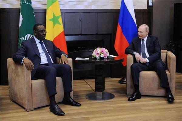  الرئيس الروسي فلاديمير بوتين ونظيره السنغالي ماكي سال