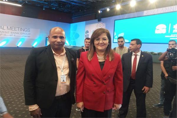  الدكتورة هالة السعيد وزيرة التخطيط والتنمية الاقتصادية والزميل حسن هريدي