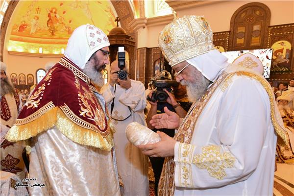 البابا تواضروس يحدد مهام الانبا توماس الاسقف العام   