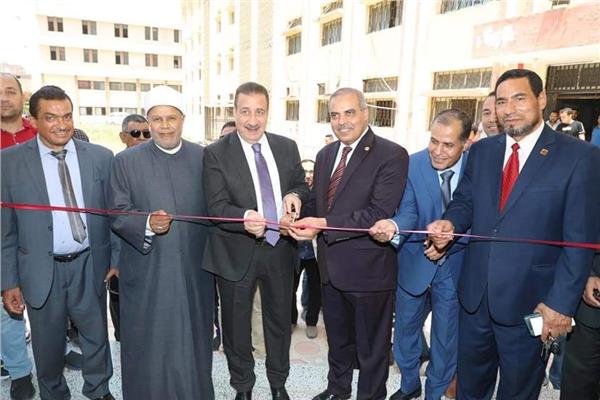 الدكتور محمد المحرصاوي واللواء إبراهيم أحمد أبو ليمون والحضور خلال افتتاح مسجد رياض الجنة