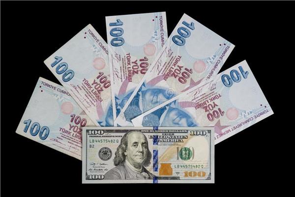 تراجع جديد لليرة التركية مقابل الدولار الأمريكي