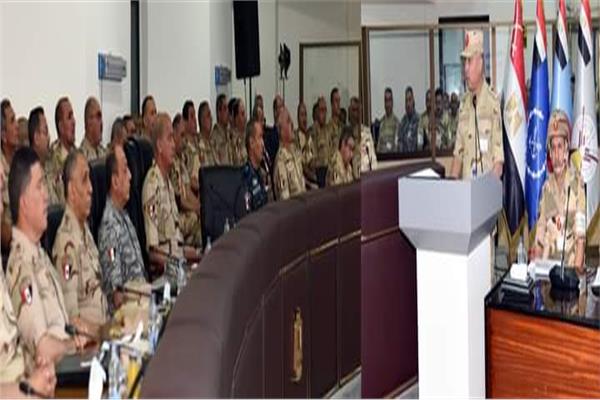 وزير الدفاع يشهد المرحلة الرئيسية لمشروع مراكز القيادة الاستراتيجى لإدارة الإشارة "أمان-3"