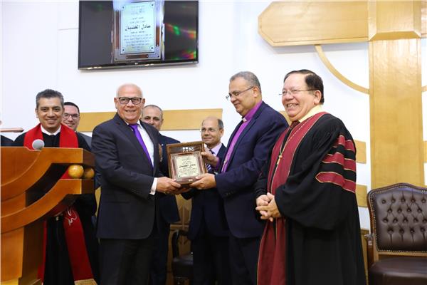 رئيس الإنجيلية ومحافظ بورسعيد يشهدان تنصيب قسا بكنيسة بورسعيد الإنجيلية