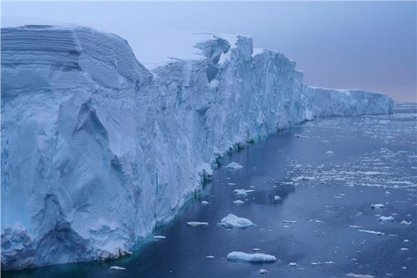  نهر «ثويتس» الجليدي الهائل