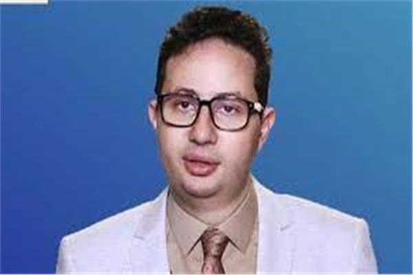 أحمد أبوالنصر الشهير بـ"طبيب الكركمين"