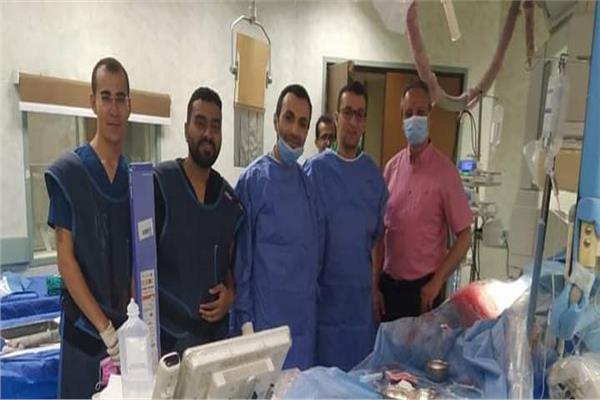 فريق طبي بمستشفيات جامعة أسيوط ينجح في إنقاذ حياة شاب مصاب بجلطة رئويه حادة 