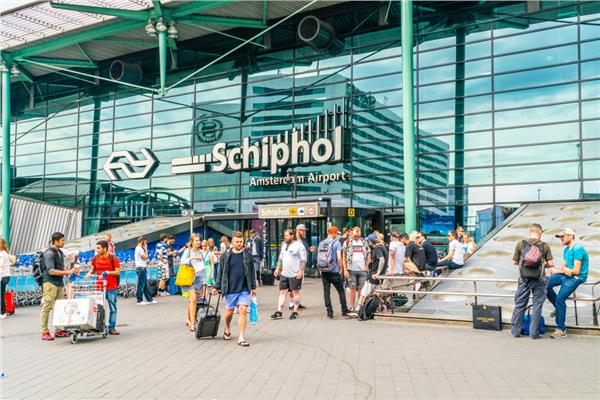 هولندا تقلص عدد الرحلات في مطار أمستردام بسبب الضوضاء