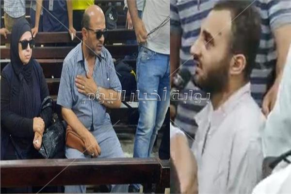 المتهم محمد عادل وأسرة نيرة أشرف داخل قاعة المحاكمة اليوم