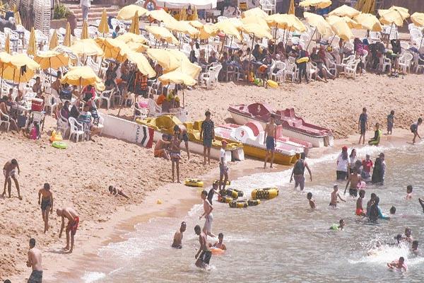 العطلة الأسبوعية بروفة لإجازة عيد الأضحى بشواطئ الإسكندرية