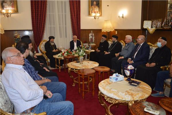 محافظ بورسعيد يلتقي مطران بورسعيد وقيادات الكنيسة