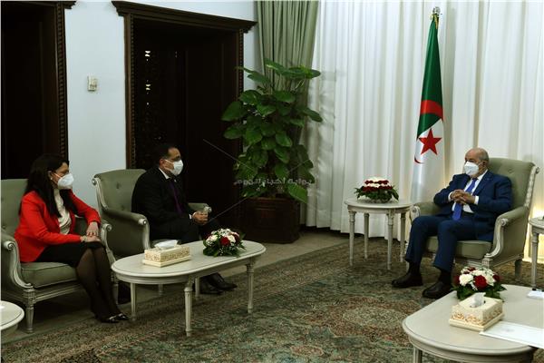 الرئيس الجزائري يستقبل رئيس الوزراء د.مصطفى مدبولي