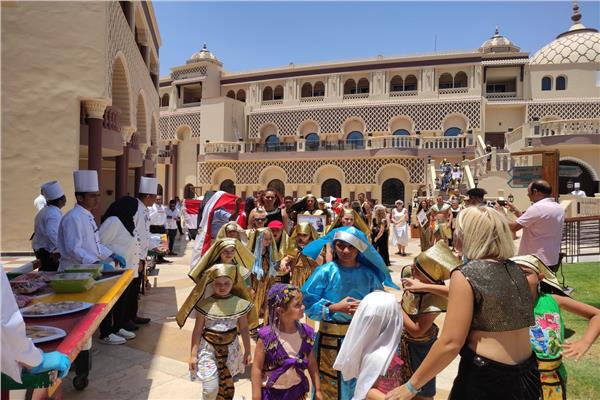 فنادق الغردقة تنظم احتفالية كبرى بمشاركة السائحين بمناسبة ذكرى ثورة 30 يونيو