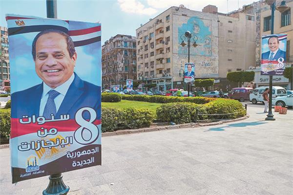 صور الرئيس عبدالفتاح السيسى تزين شوارع القاهرة
