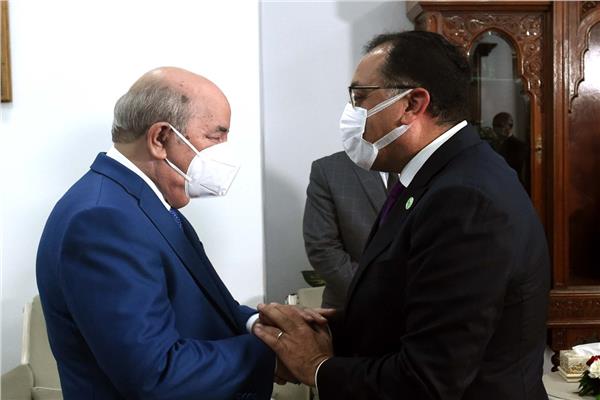 لقاء الرئيس الجزائري عبد المجيد تبون رئيس الوزراء المصري مصطفي مدبولي