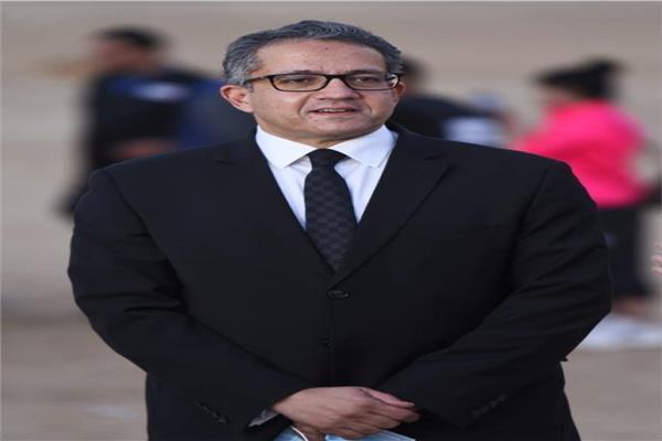 د.خالد العناني وزير السياحة والاثار