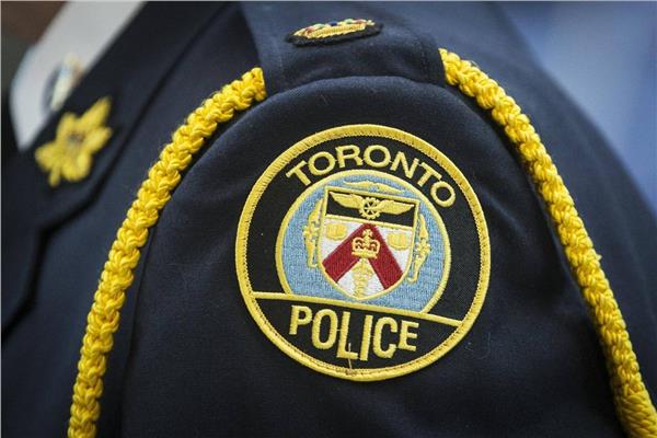 شرطة تورنتو تصف شخص ذو لحية كاملة بـ «المرأة المفقودة»