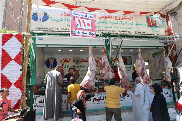 محافظ المنيا يتفقد منفذ بيع اللحوم السودانية بأسعار مخفضة ضمن استعدادات عيد الأضحى المبارك