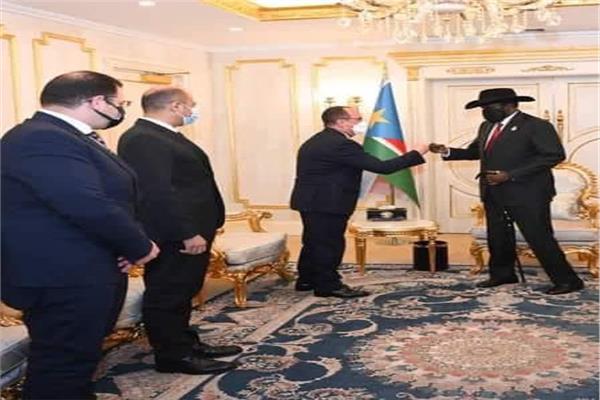 السفير المصري بجوبا يلتقي رئيس جمهورية جنوب السودان لتسليم رسالة الرئيس السيسي 