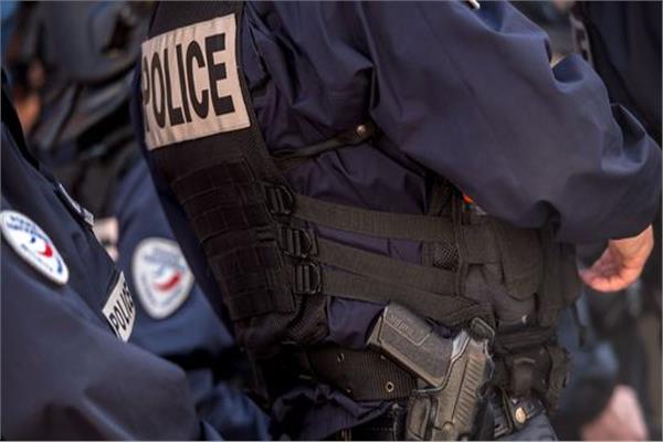الشرطة الفرنسية تقتل رجلا كان يحمل بندقية كلاشينكوف 