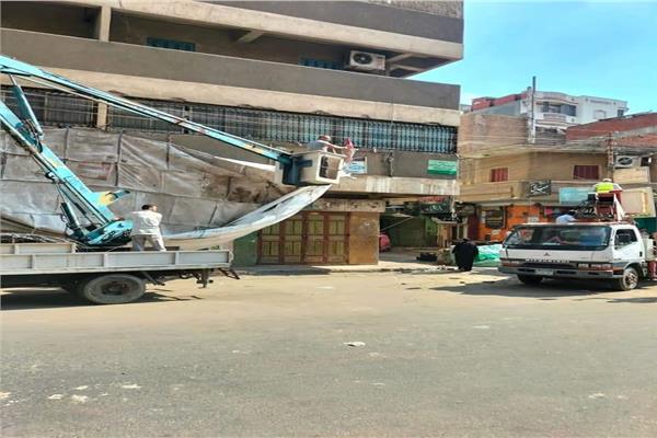 رفع ٢٠٠ حالة إشغال طريق مخالف بمركزي الدلنجات و رشيد بالبحيرة 