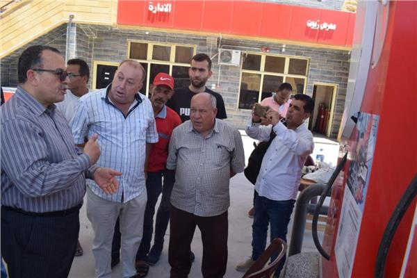 نائب محافظ شمال سيناء يتفقد محطات الوقود 