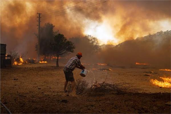 مكافحة الحرائق وإجلاء الأسر المتضررة  بالمغرب