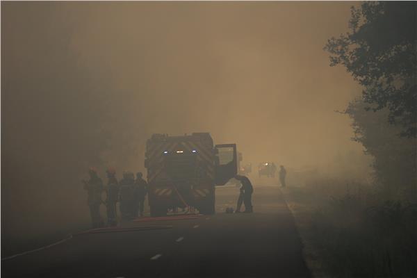 إجلاء 5 آلاف شخص من جنوب غرب فرنسا بسبب حرائق الغابات 