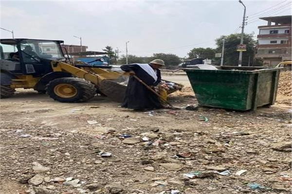  حملة مكبرة لرفع تراكمات القمامة وتمهيد الشوارع والطرق الداخلية بمدينة الحسينية