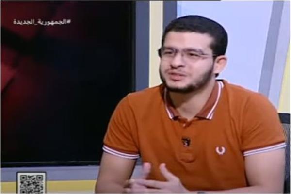الدكتور محمد صقر الصيدلي الذي سمع القرآن في 7 ساعات بدون أخطاء
