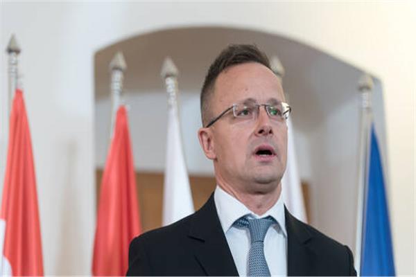  وزير الخارجية المجري بيتر سيارتو
