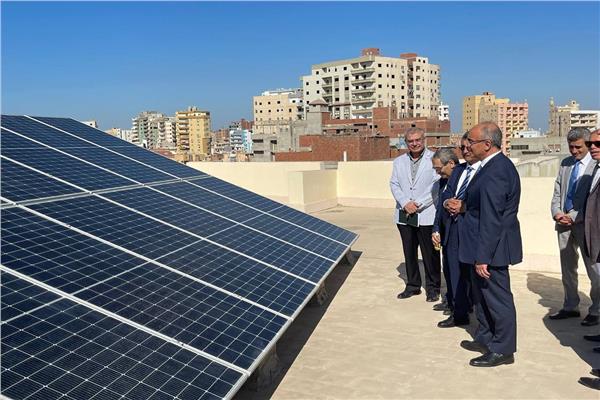 افتتاح محطة الطاقة الشمسية بكلية الهندسة بجامعة الزقازيق 