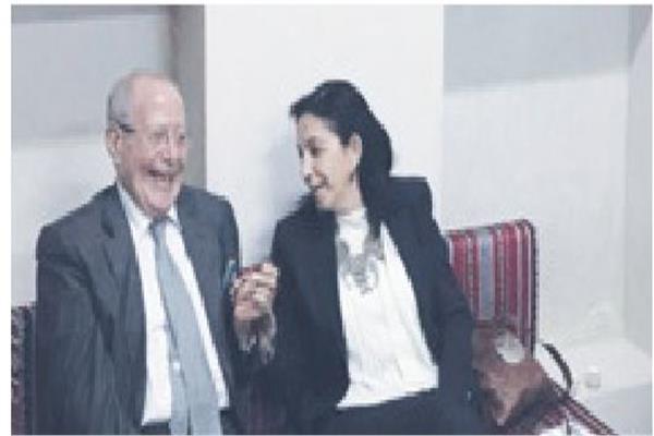 الدكتورة نهلة إمام مع الدكتور أحمد مرسى