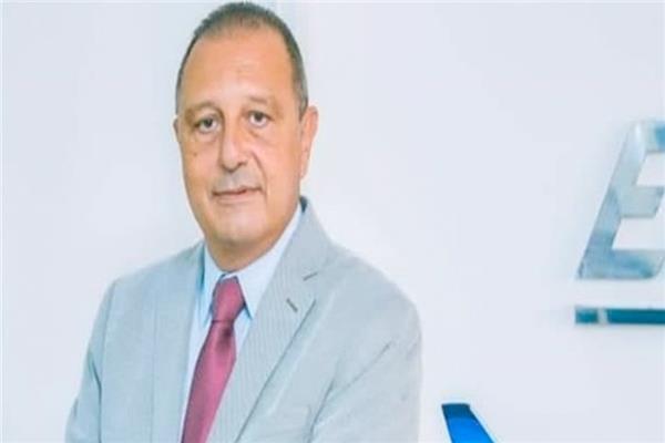 الطيار عمرو أبو العينين رئيس مجلس إدارة الشركة القابضة لمصر للطيران