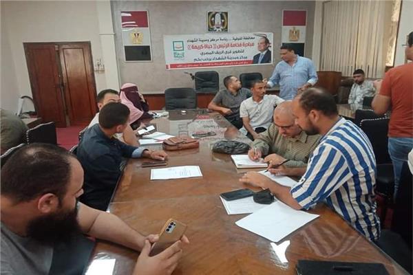 انهاء مشروعات البنية التحتية لرصف الطرق  لتربط قرى الشهداء 