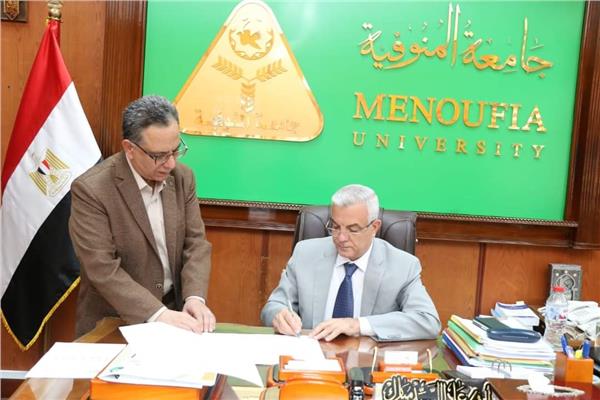 الدكتور عادل مبارك رئيس جامعة المنوفية يعتمد نتيجة بكالوريوس الطب البيطرى