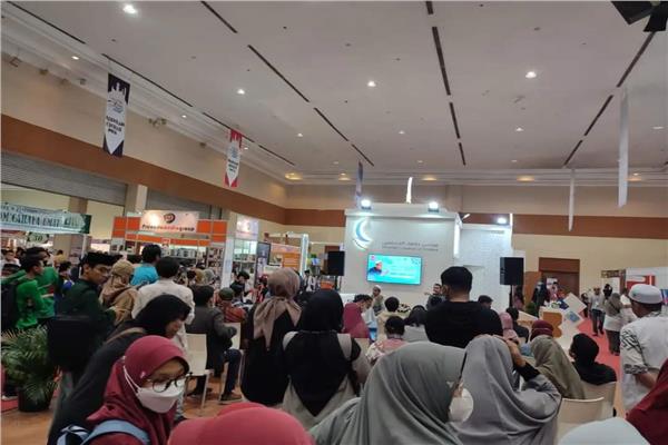جناح مجلس حكماء المسلمين بمعرض الكتاب الإسلامي بإندونيسيا