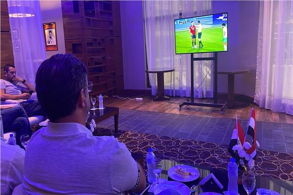فيتوريا يتابع مباراة منتخب الشباب في نهائي كأس العرب