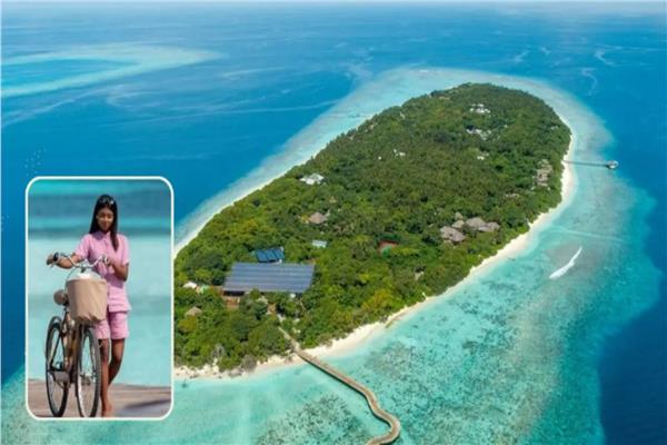 منتجع في جزر المالديف يطلب موظفاً "حافي القدمين"!
