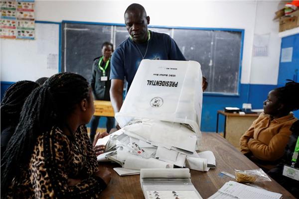 انتخابات الرئاسة الكينية تشهد صراع كبير بين نائب الرئيس والمعارضة 