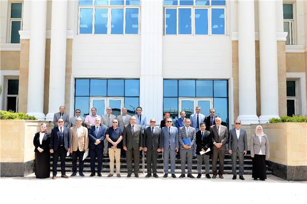  أول اجتماع لمجلس جامعة المنصورة  بحرم الجامعة  الأهلية المنبثقة منها. 