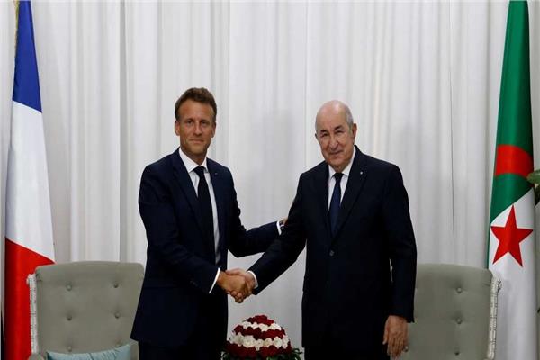 الرئيس الجزائري عبد المجيد تبون ونظيره الفرنسي إيمانويل ماكرون