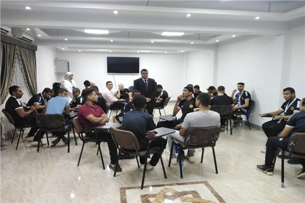 طلاب جامعة الأقصر يشاركون في اللقاء القمي لكأس المعرفة بجامعة عين شمس 