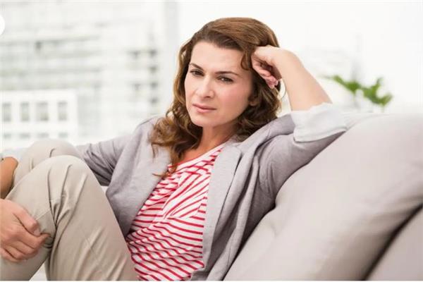 تعاني المرأة من انخفاض هرمون التستوستيرون