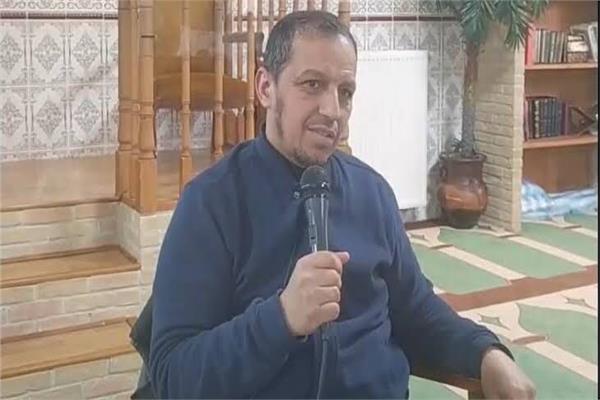 القضاء الفرنسي يأمر بطرد إمام تابع لجماعة الإخوان بتهمة نشر الكراهية 
