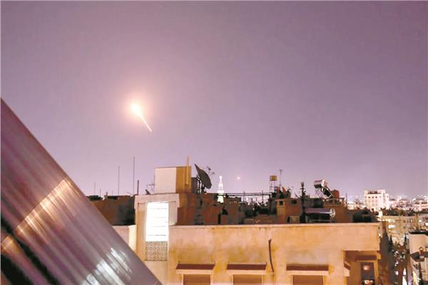 «الدفاع الجوى السورى» يتصدى لقصف إسرائيلى بدمشق